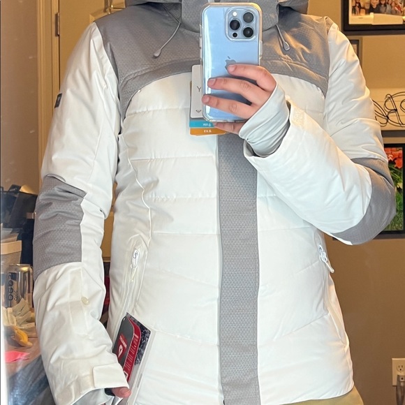 Roxy Winter Snowboarding Jacket - Picture 7 of 8